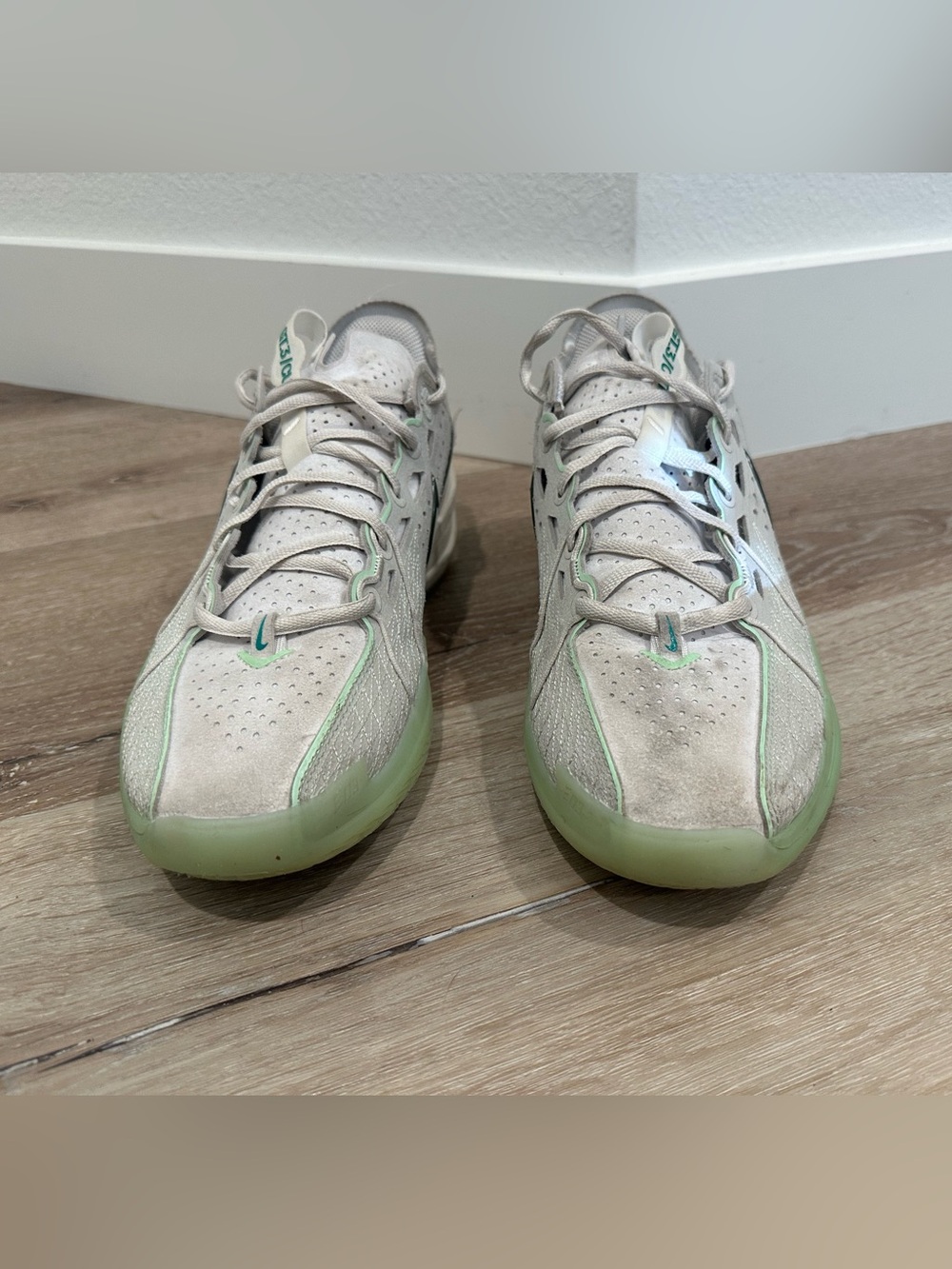 Nike GT Cut 3 light bone vapor green. Size 9